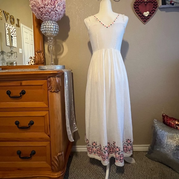 Anthropologie holding horses embroidered summer dress - Picture 4 of 7